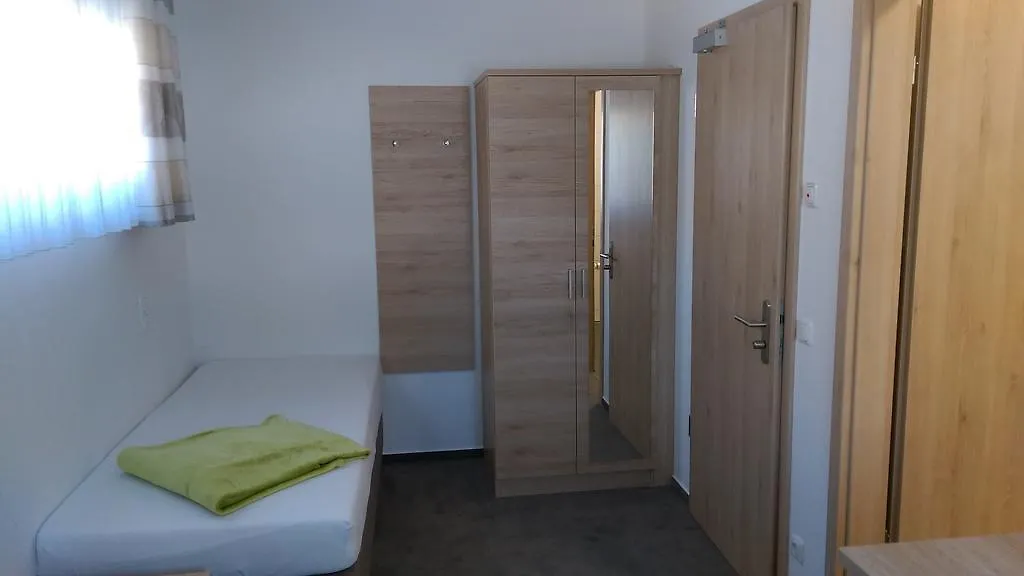 Gasthaus Pension Rezatgrund Windsbach 2*,
